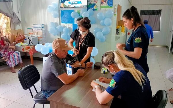 Club de personas con enfermedades crónicas fomenta hábitos saludables