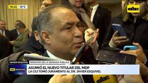 Video: Javier Esquivel juró como nuevo defensor general - ABC Noticias - ABC Color