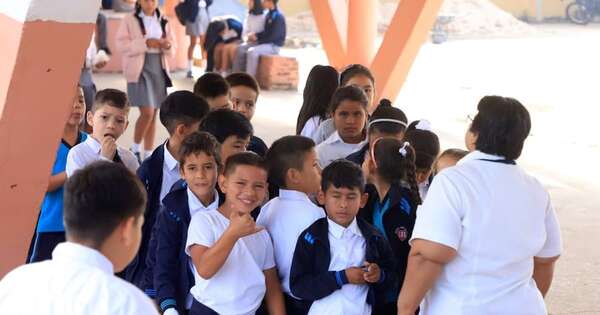 La Nación / Recibirán hasta 31 de mayo postulaciones a 994 becas