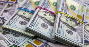 La Nación / A la espera de estabilizarse, dólar arranca la semana en G. 7.450