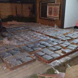 Detienen a un joven con 250 panes de marihuana en Ñeembucú  - Policiales - ABC Color