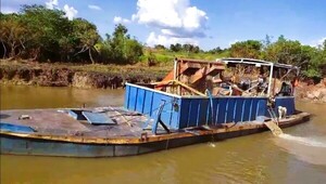 Arenera contamina aguas del Monday y provoca un enorme daño ambiental - La Clave