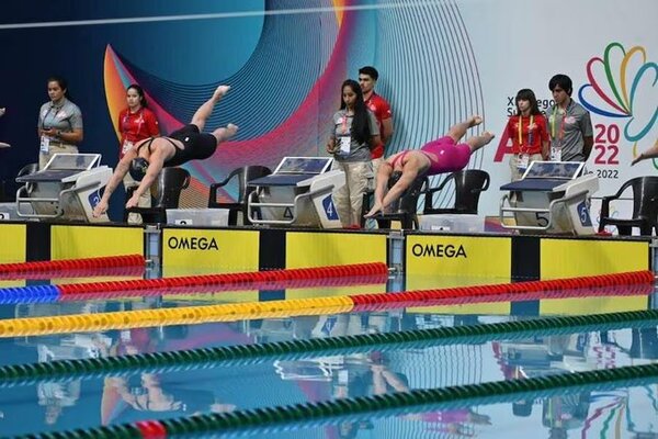 Invitan a cursos de natación en invierno para adultos y principiantes