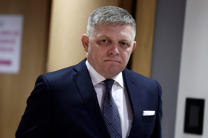 Primer ministro de Eslovaquia se recupera lentamente tras atentado