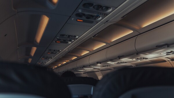 Un hombre desnudo obliga a un avión a regresar al aeropuerto en Australia