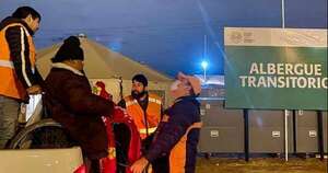 La Nación / Unos 43 adultos recibieron cobijo en el albergue de la Costanera durante la fría noche