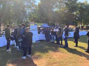 Ofrecieron 350 puestos en feria de empleo en Luque - Nacionales - ABC Color