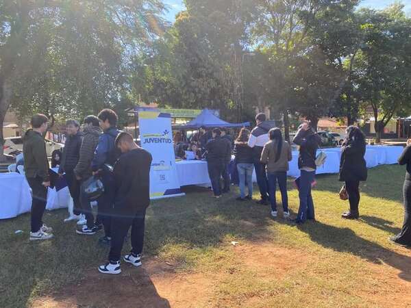 Ofrecieron 350 puestos en feria de empleo en Luque - Nacionales - ABC Color
