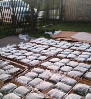 Fiscal antidroga imputó a un joven que trasportaba 250 panes de presunta marihuana