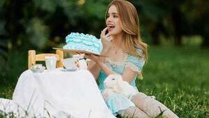 [GALERÍA] Influencer celebró su cumple onda "Alicia en el país de las maravillas"