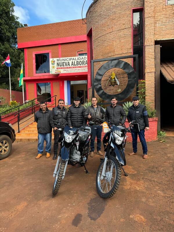 Municipalidad de Nueva Alborada moderniza su flota con dos motocicletas nuevas