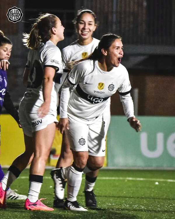 Fútbol Femenino: Olimpia lidera al acecho de Libertad - Fútbol - ABC Color