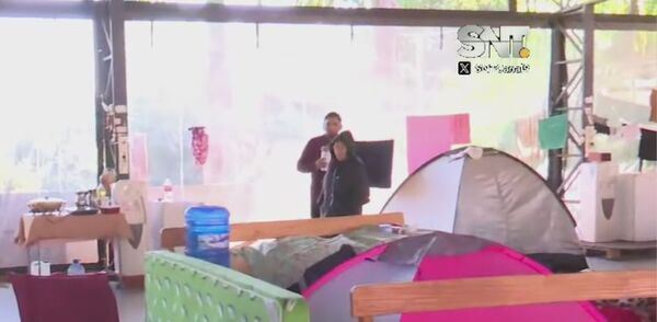 Aguantando el frio en el albergue - SNT