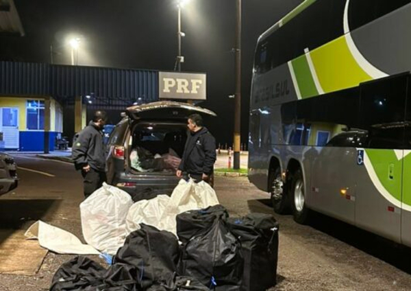 Incautan cuatro buses de turismo con compras realizadas en CDE - La Clave