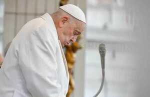 El papa Francisco se disculpa por usar término vulgar sobre sacerdotes gays - San Lorenzo Hoy