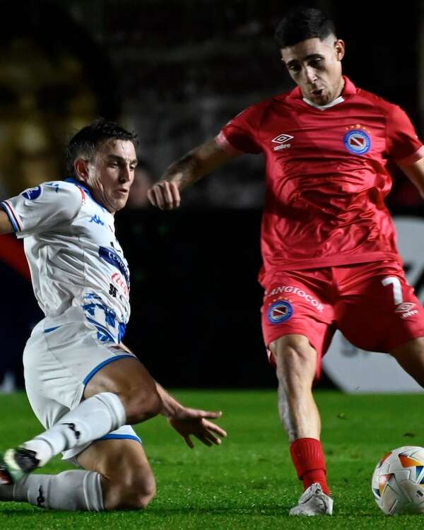 Nacional se despide de la Sudamericana con otra derrota - Fútbol - ABC Color