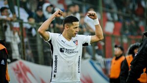 Versus / Alex Arce le da el triunfo a Liga de Quito, que logra el boleto a la Sudamericana
