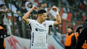 Alex Arce ayuda a Liga de Quito a meterse en la Sudamericana