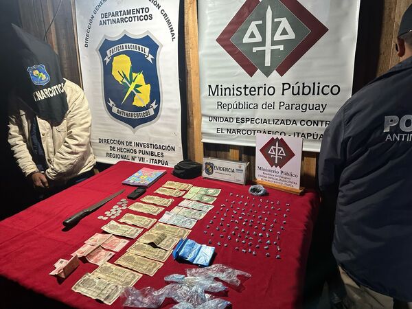 INCAUTARON DROGAS Y VARIOS OBJETOS EN VIVIENDA DE OBLIGADO  - Itapúa Noticias