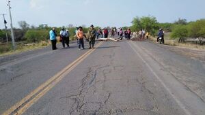 Indígenas cierran ruta Luque-San Ber en reclamo de agua: Hay una canilla para 60 familias