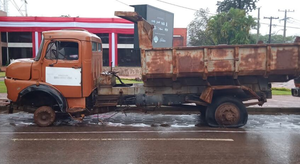 Municipalidad de Coronel Oviedo rematará vehículos en desuso - Noticiero Paraguay