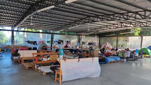 Penurias en el albergue para familiares de pacientes del IPS en medio del intenso frío - Megacadena - Diario Digital