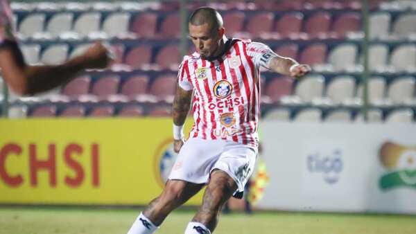 Víctor Ayala no pierde la pegada