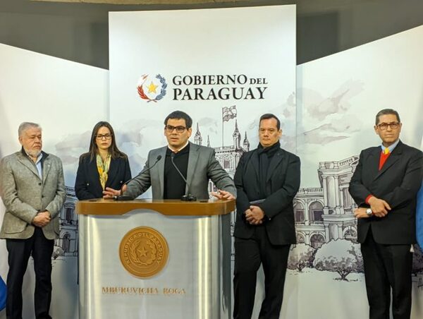 Gobierno analiza alternativas para resolver situación financiera del IPS y «oxigenar» a proveedores