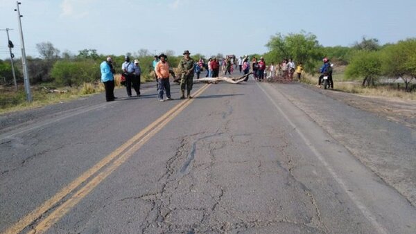 Indígenas cierran ruta Luque - San Ber en reclamo de agua: Hay una canilla para 60 familias