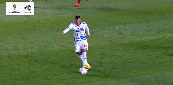 Versus / El increíble blooper de Ismael Benegas en la Copa Sudamericana