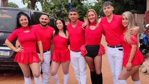 Un grupo de bailarines causa furor en eventos