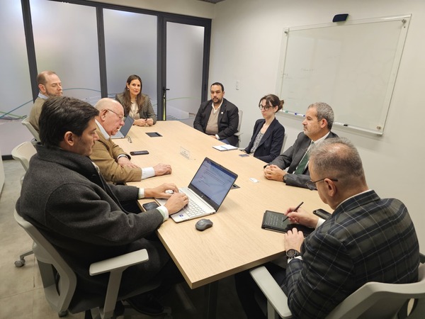 Inversionistas españoles evalúan invertir en transporte en el país - MarketData