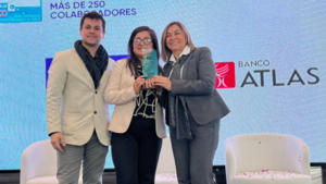 Banco Atlas reconocido como una de las Mejores Empresas para Trabajar para Mujeres en Paraguay 2024 - Revista PLUS