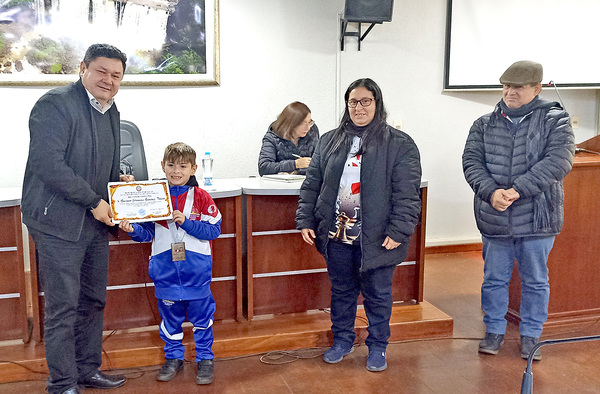 Declaran hijo dilecto a ajedrecista de 7 años, subcampeón mundial - La Clave