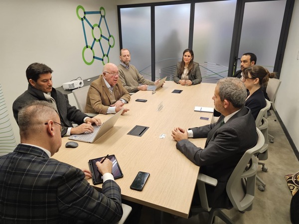 Inversionistas españoles se interesan en área de transporte en Paraguay - ADN Digital