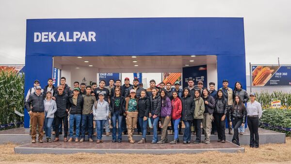 La Compañía Dekalpar posicionó los híbridos de maíz Dekalb, variedades de soja y productos para protección de cultivos en el Chaco Paraguayo
