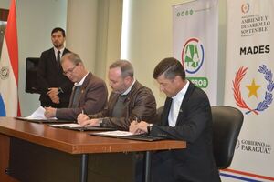 La FECOPROD, Chortitzer y MADES firmaron acuerdo interinstitucional para la adecuación ambiental de la Cooperativa Chortitzer.