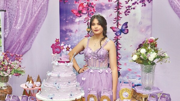 La fiesta de Milagros Soledad Martínez L.