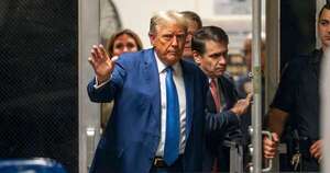 La Nación / Ya delibera el jurado que decidirá la suerte de Donald Trump