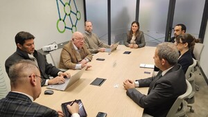Grupo español evalúa realizar inversiones en el sector transporte