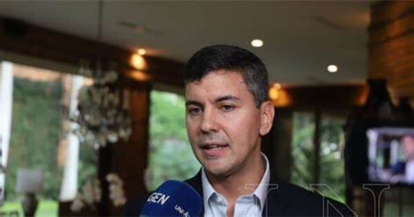 Santiago Peña contraatacó: «Con las tapas de los diarios no se ganan elecciones»