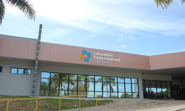 Hurtan vehículo de paraguayo frente a hospital en Foz de Yguazú