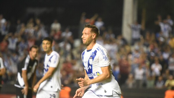 Ameliano quiere desbancar al líder