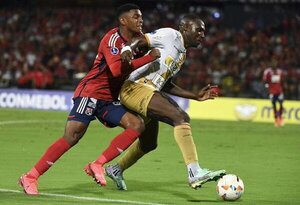 Independiente Medellín goleó por 4-0 a Always Ready y le quitó el cupo en octavos de Sudamericana