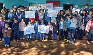 Alumnos de escuelas piden entrega de merienda escolar