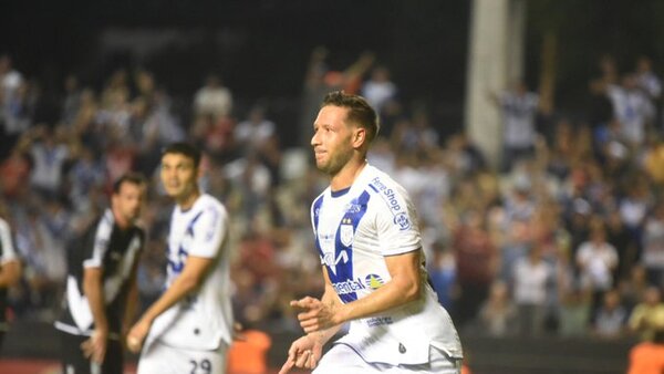 Ameliano quiere desbancar al líder