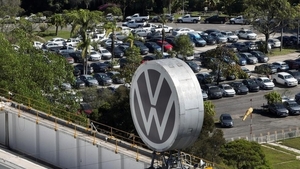 Volkswagen lanzar谩 un veh铆culo el茅ctrico barato en solitario tras romper con Renault - Revista PLUS