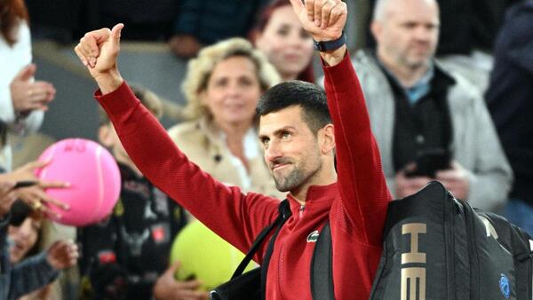 Djokovic vapulea a Carballés