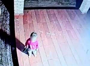 Violento asalto domiciliario: niño de dos años sacó un arma de juguete para “defender” a su padre - ABC en el Este - ABC Color