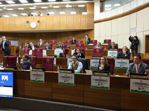 Senado aprueba en general aumentar la pena hasta a 30 años por abuso sexual en niños y hacerlo imprescriptible · Radio Monumental 1080 AM